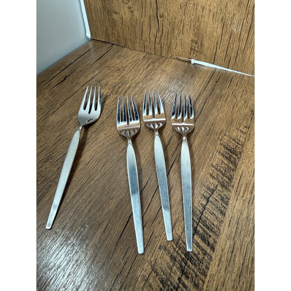 Oneida Community Salad Forks Set Of 4 SATINIQUE Older Stainless Betty Crocker